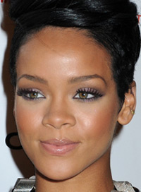 Rihanna Eye Makeup Look 