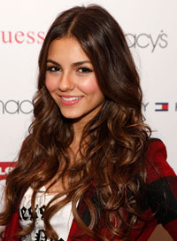 Victoria Justice curly hair