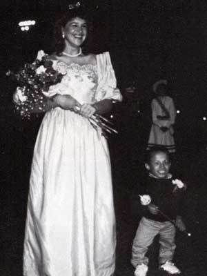 verne troyer prom picture