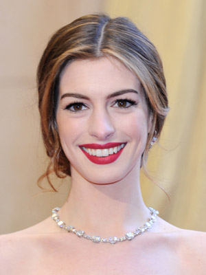 anne hathaway oscars prom makeup