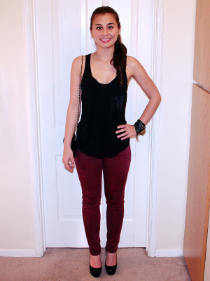 eggplant jeans with black tank top