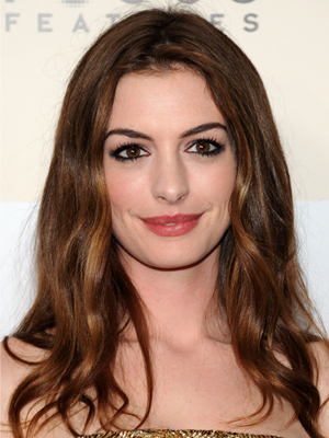 anne hathaway haircut and hairstyle