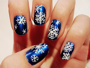 holiday snowflake nail art