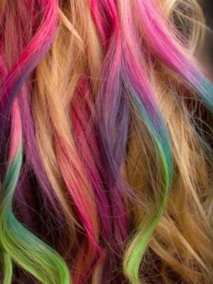 rainbow hair chalking 